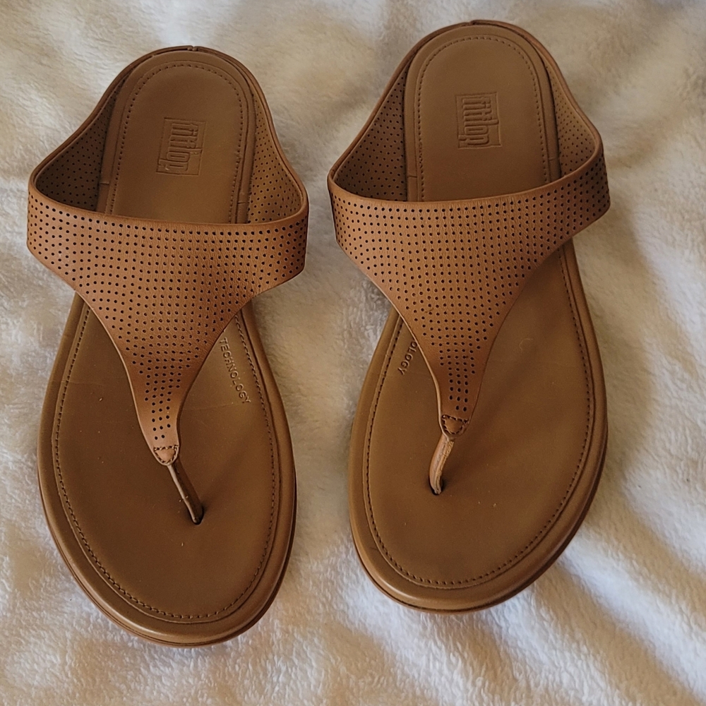 FitFlop Banda SupercomFF™ Cushioned' Perforated Leather Thong Sandals - Tan Size